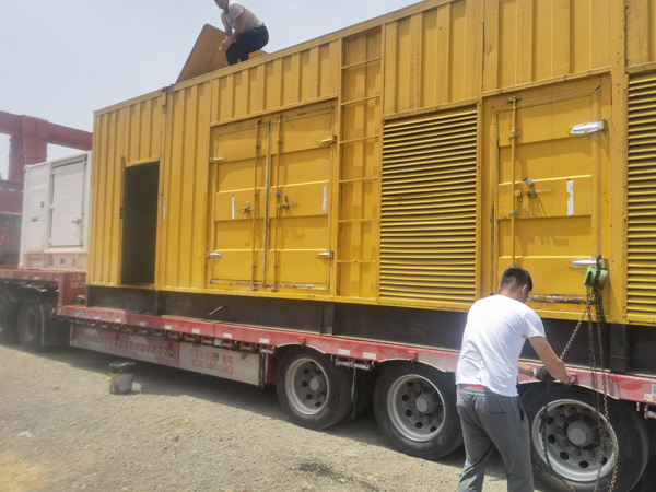 钟楼除了负载情况和发动机维护,还有哪些因素会影响 200kw 柴油发电机的油耗?
