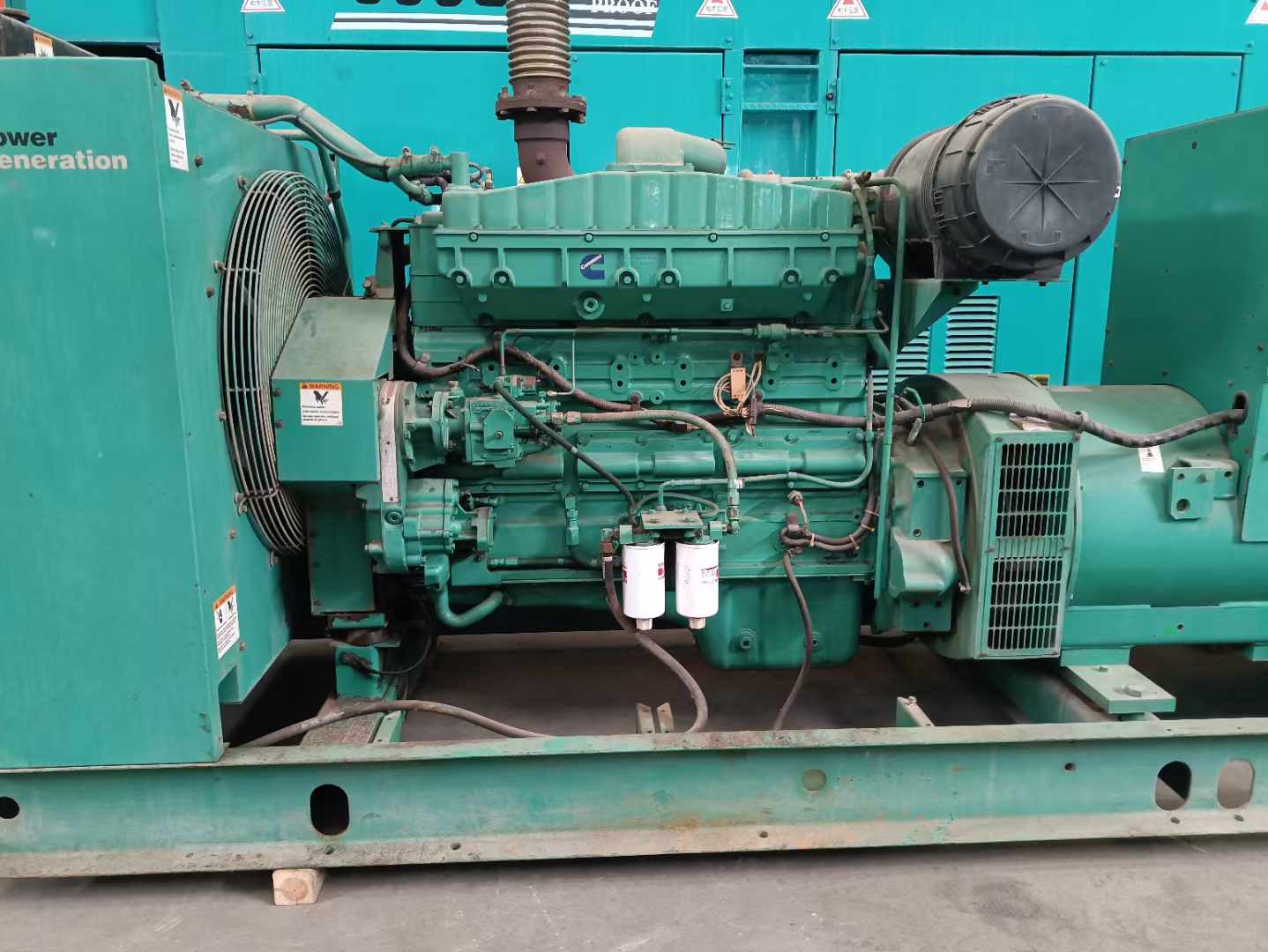 钟楼过载会对 600kW 柴油发电机组造成哪些损害？