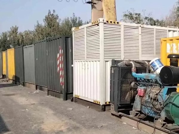 钟楼200KW柴油发电机机组每小时油耗是多少?